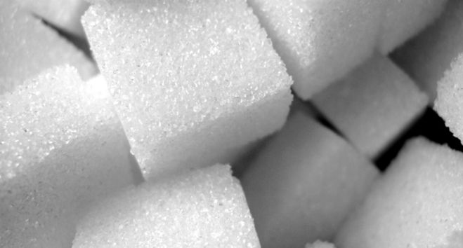 Bílý cukr škodí