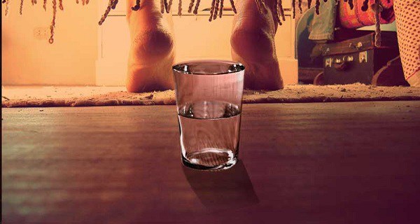 glass-of-water-under-your-bed